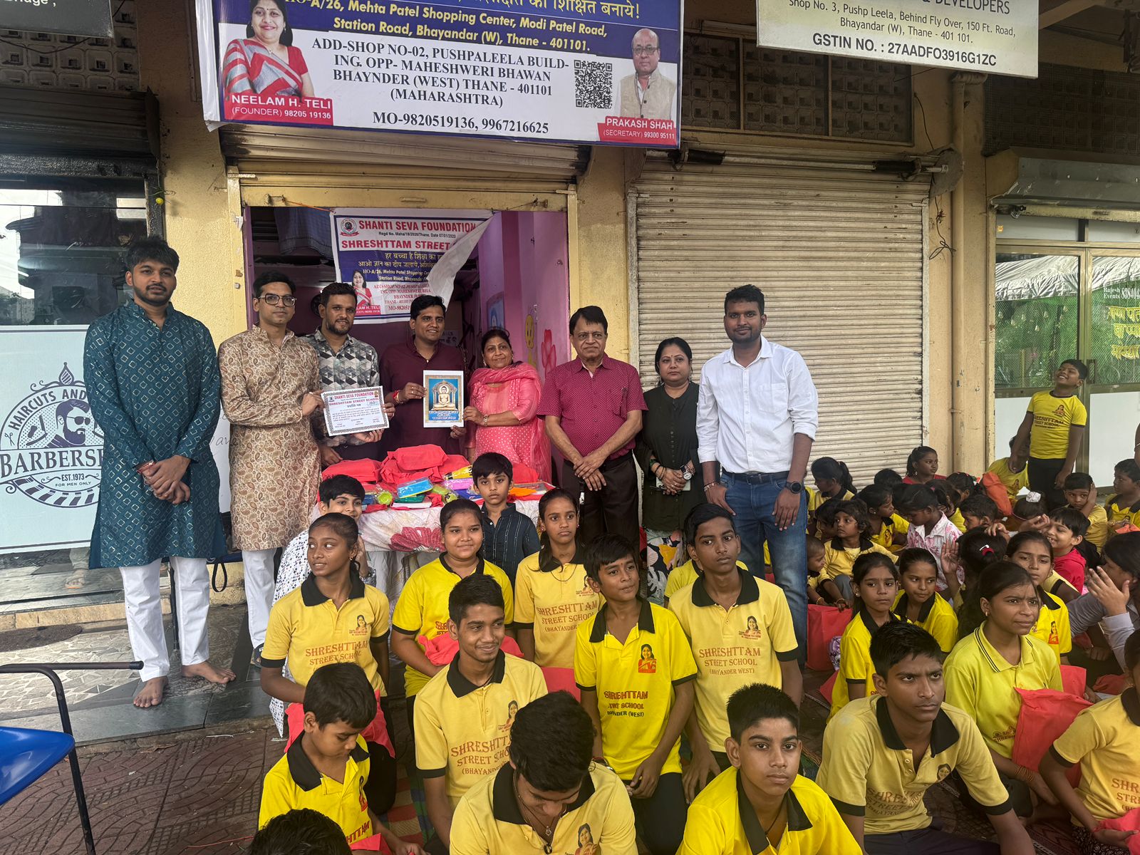 Celebrating the Auspicious Occasion of माहावीर जन्म वांचन - Distributing Ladoo and Gifts to street kids - An initiative by Mira-Bhayander